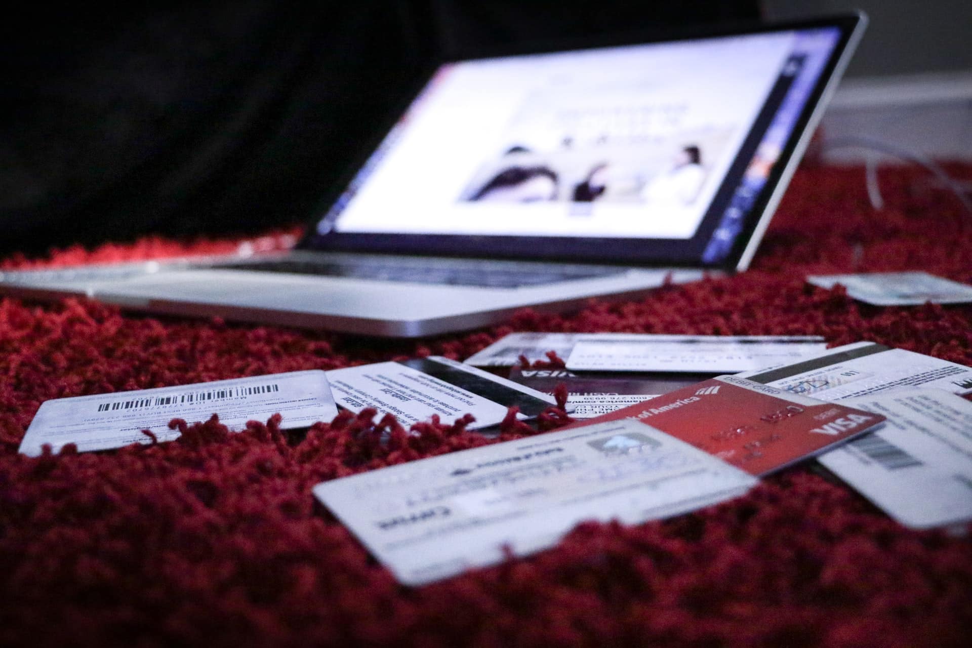 How to consolidate credit cards (or pay them off).